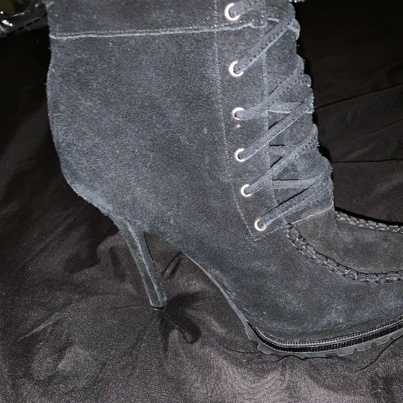 Lace up suede "Rowdy" boots - Picture 3 of 3